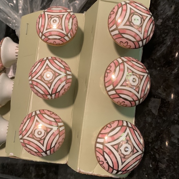 🎉🎉HP🎉12 ceramic drawer pulls/ knobs light pink/rose/white with metallic gold - Picture 5 of 12